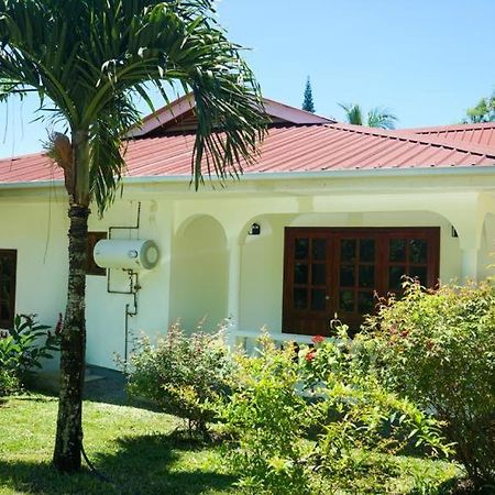 Hotel Ogumka, Self catering , Beoliere, Mahe Victoria Exterior foto