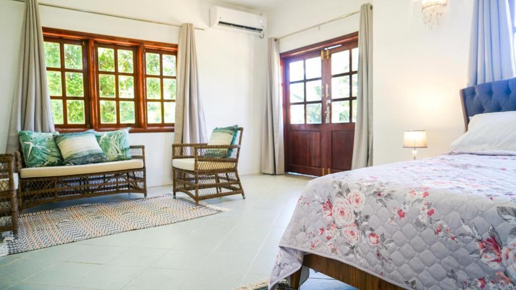 Hotel Ogumka, Self catering , Beoliere, Mahe Victoria Exterior foto